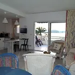 아파트 Exceptional Frontline View